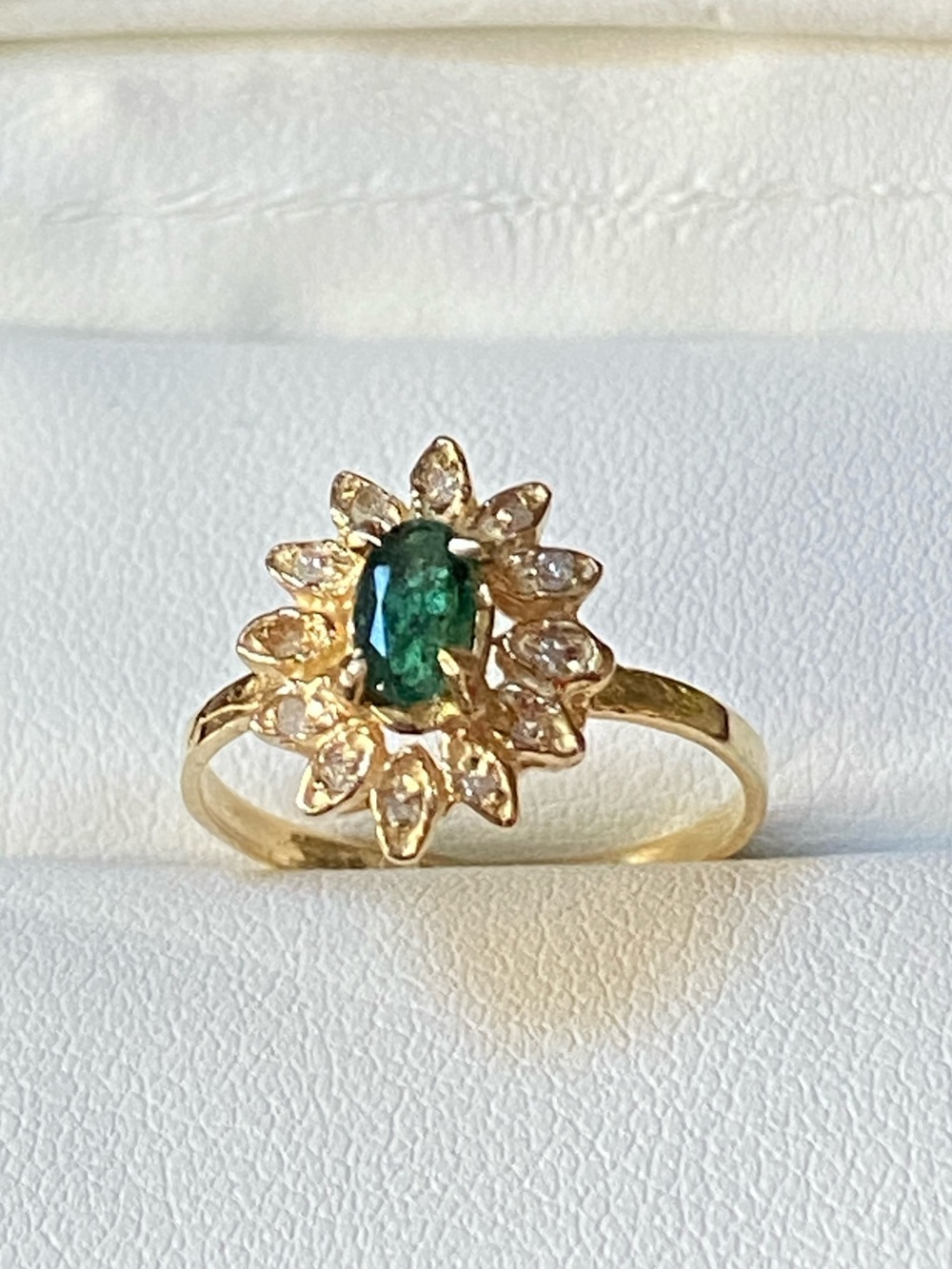 GENUINE 14KT GOLD GENUINE DIAMONDS EMERALD Ring